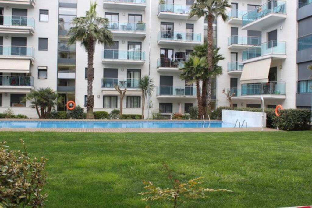 Apartamento Con Piscina Y Parking En Lloret De Mar Apartment Exterior photo