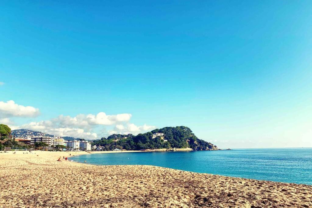 Apartamento Con Piscina Y Parking En Lloret De Mar Apartment Exterior photo